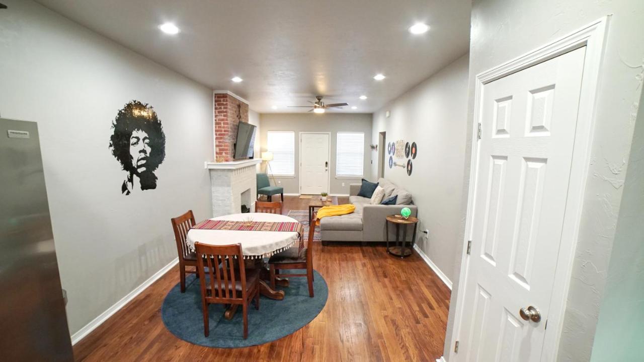 Rock & Roll House, Fiber Internet, Roku Tv, Washer & Dryer, By Dt Chickasha & Leg Lamp! Exterior photo